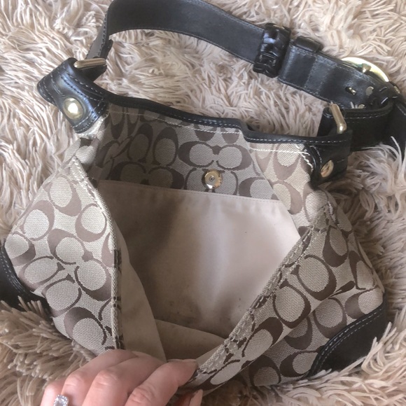 Brown coach bag with black and gold detailing - Picture 3 of 4